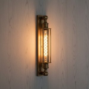 Messinglampe in der Farbe antik Messing mit einer E27-Fassung