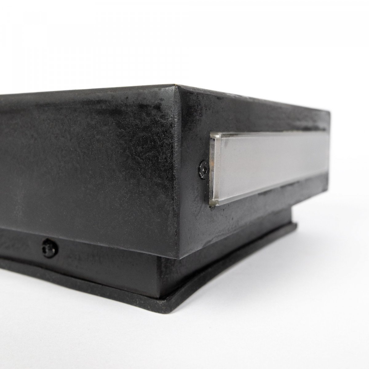 Messinglampe in antikem Schwarz mit E27-Fassung