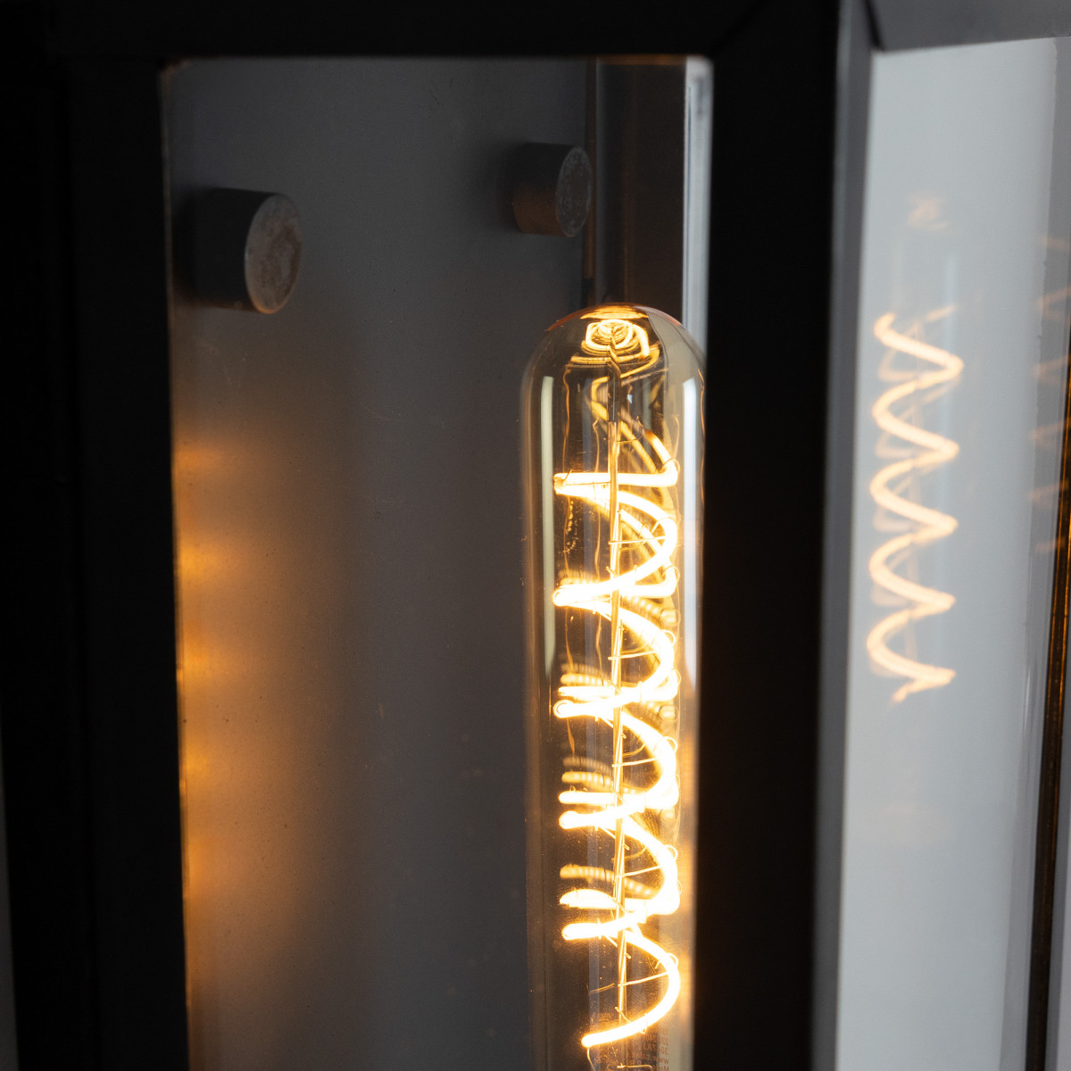 Messinglampe in antiker Bronzefarbe mit E27 Fassung