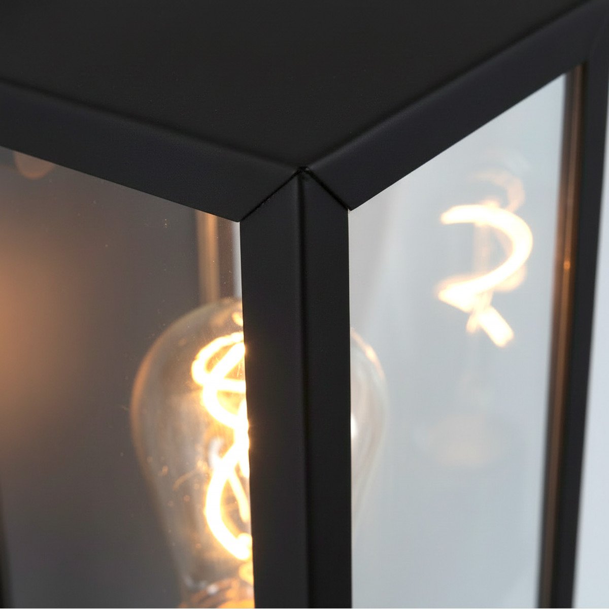 Messinglampe in antikem Bronze mit E27-Fassung