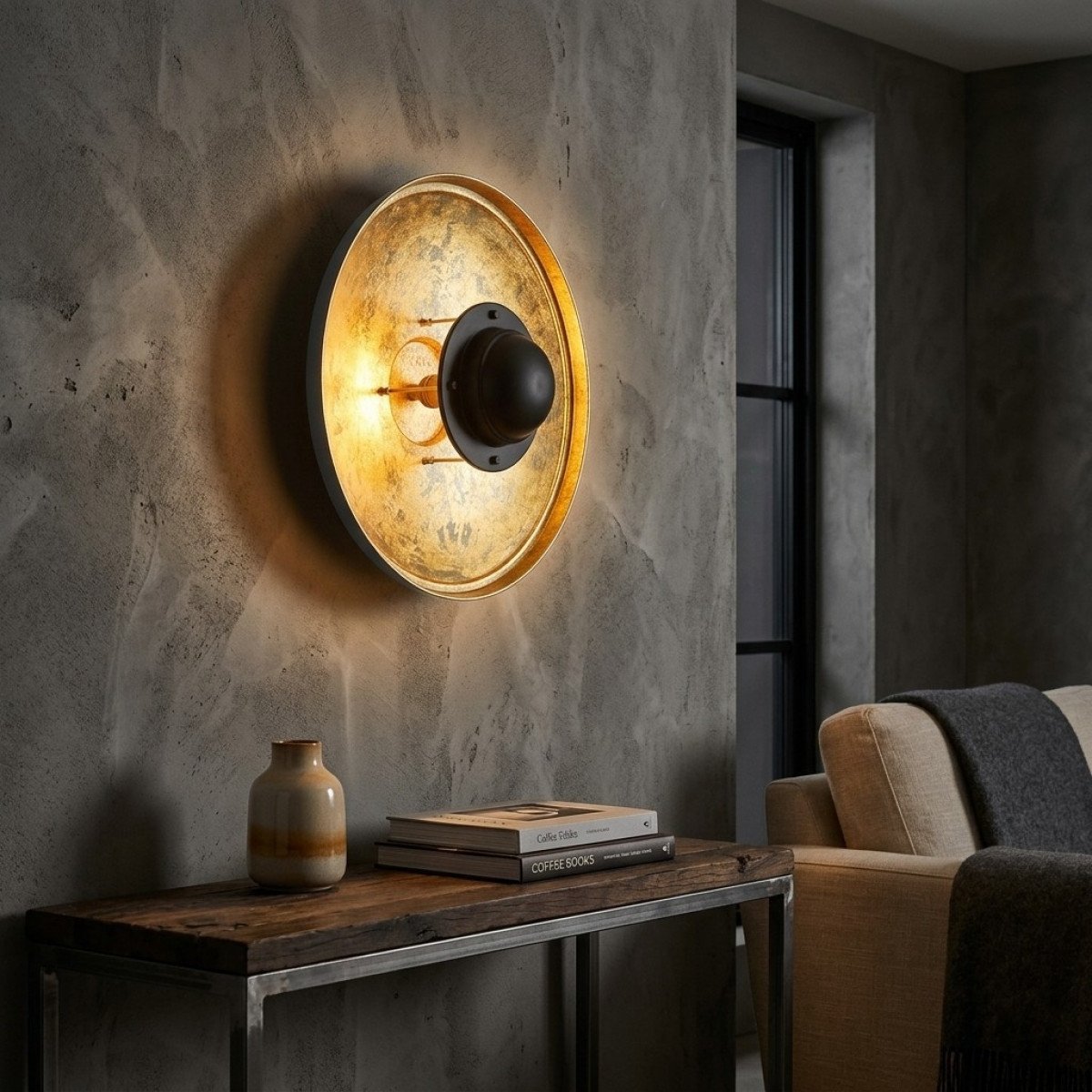 Messinglampe in der Farbe antik gold mit einer E27-Fassung