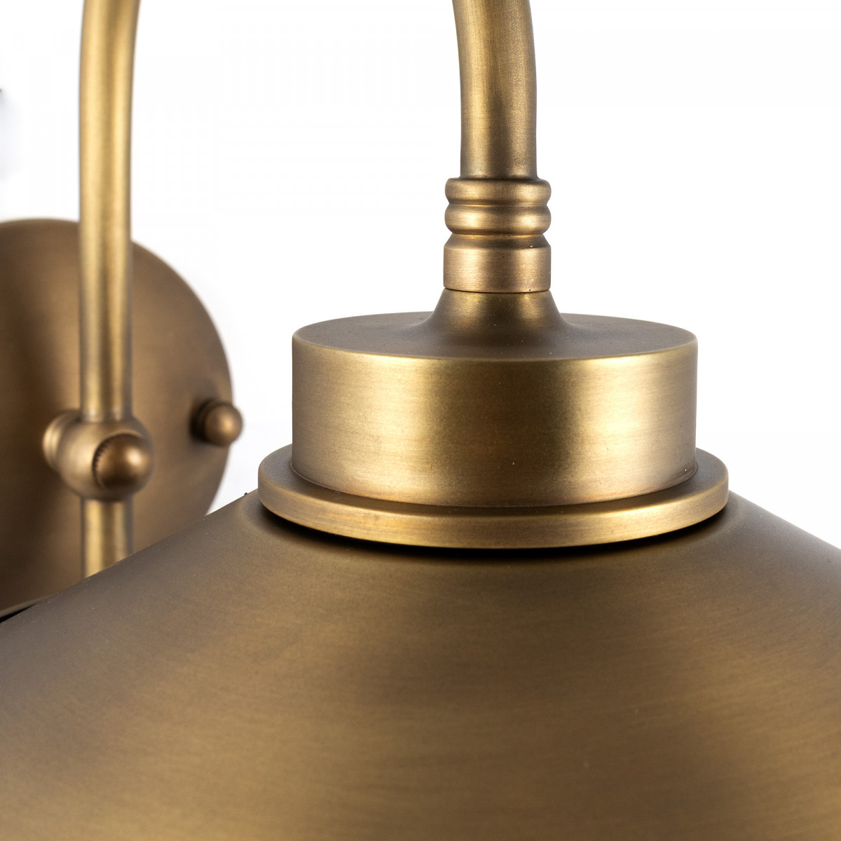 Messingleuchte in der Farbe Antik Messing mit einer E27 Fassung