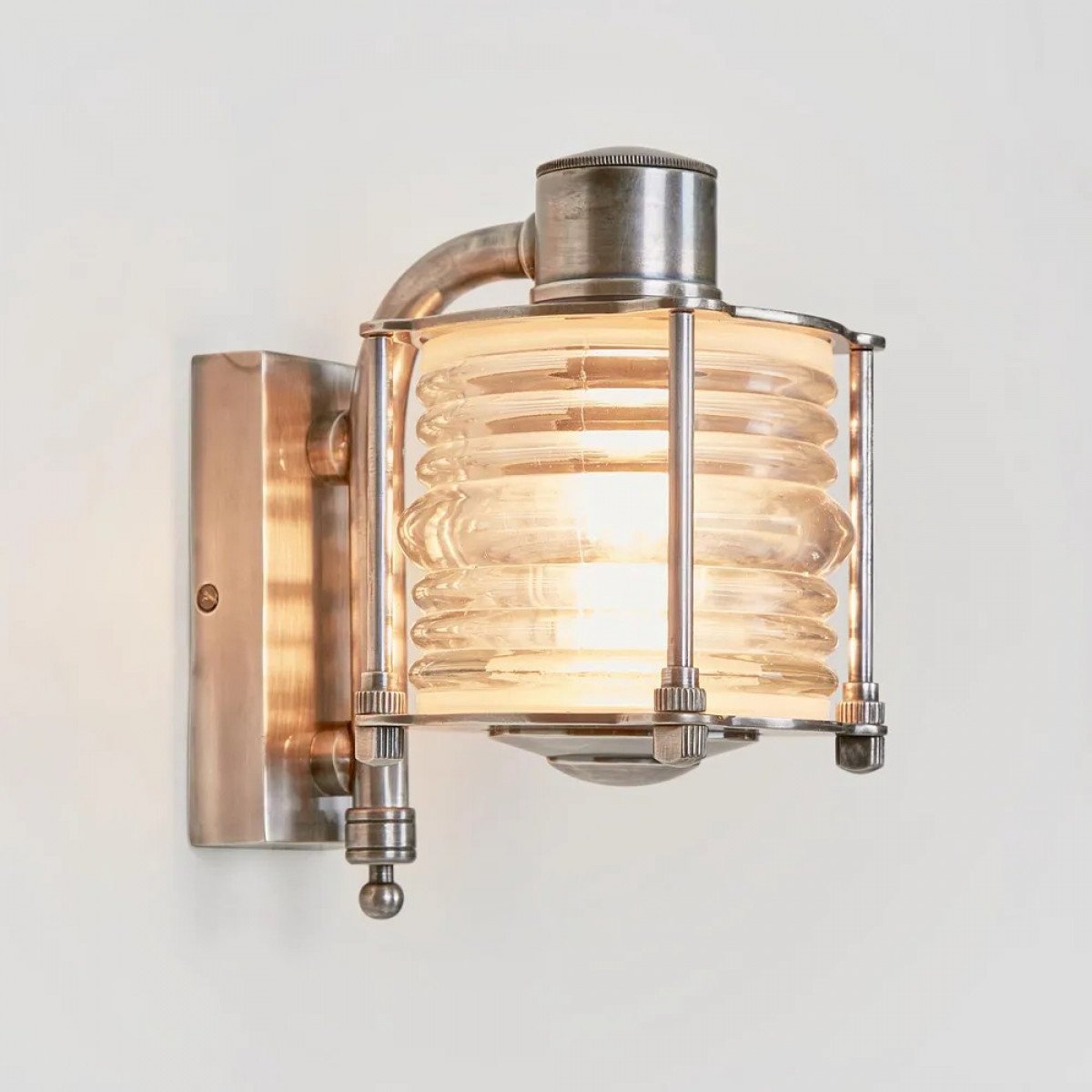 Messinglampe in antiker Silberfarbe mit E27 Fassung