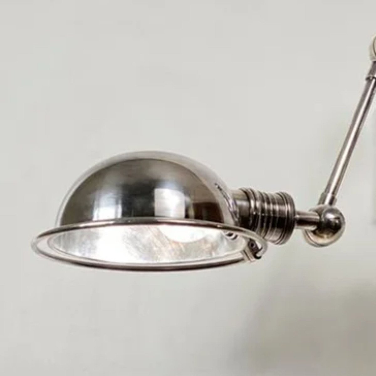 Messinglampe in antiker Silberfarbe mit E27 Fassung