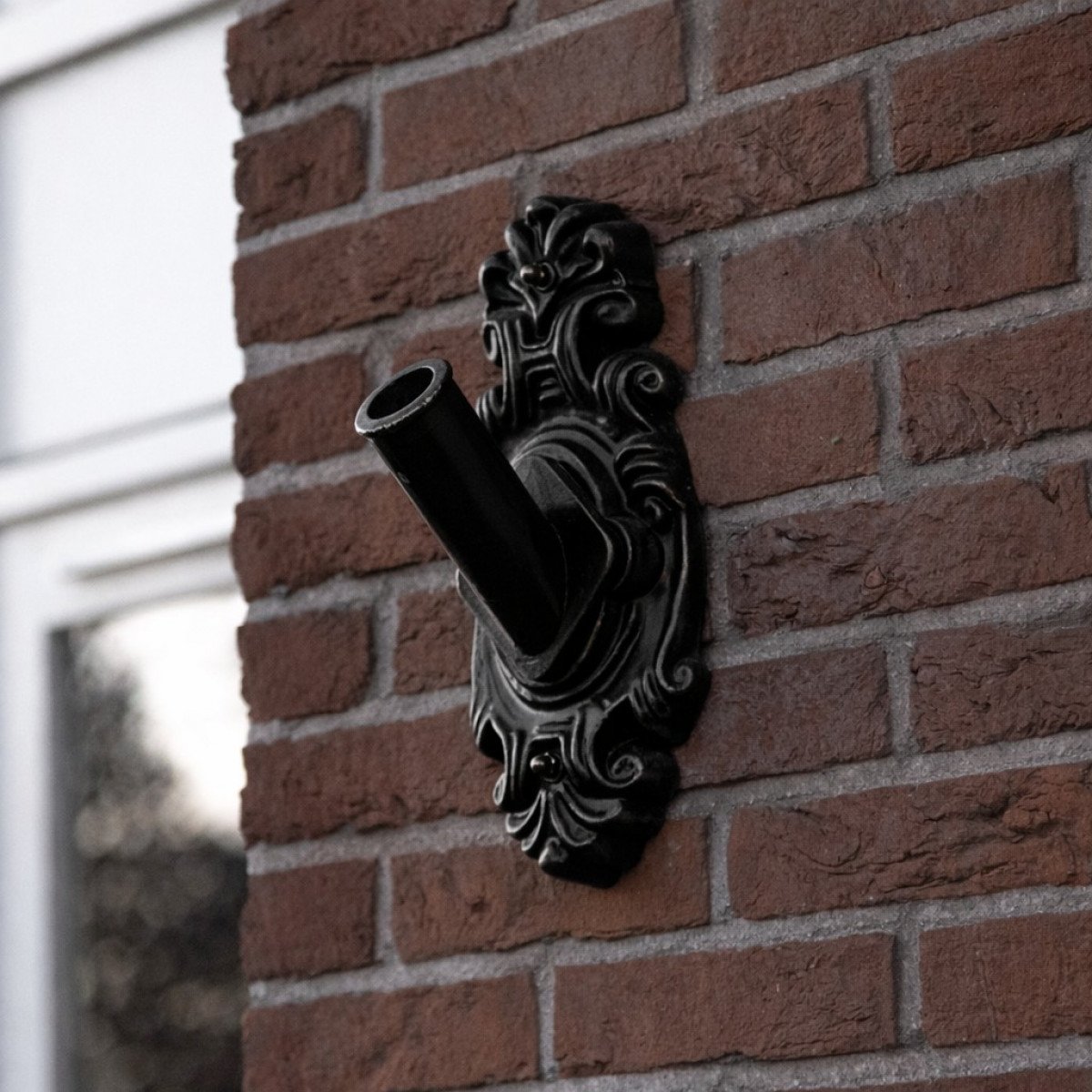 Klassischer Fahnenhalter aus hochwertigem Aluminiumguss 