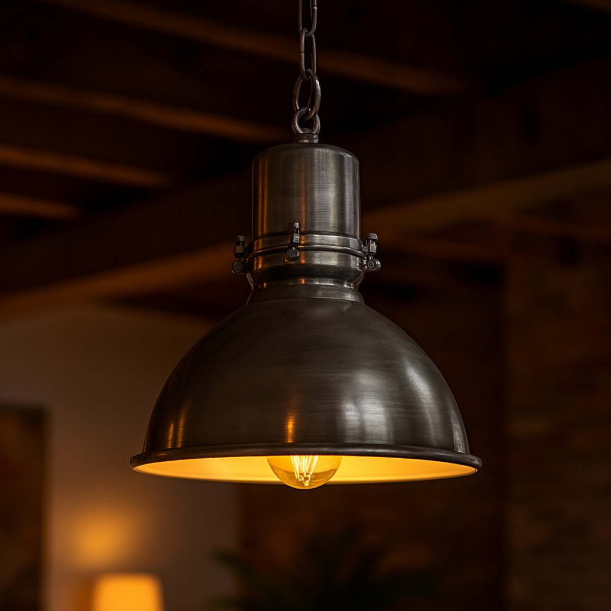 Messinglampe in antiker Silberfarbe mit E27 Fassung