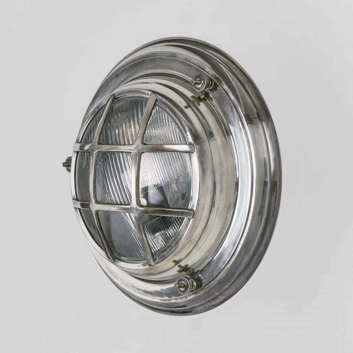 Messinglampe in antiker Silberfarbe mit E27 Fassung