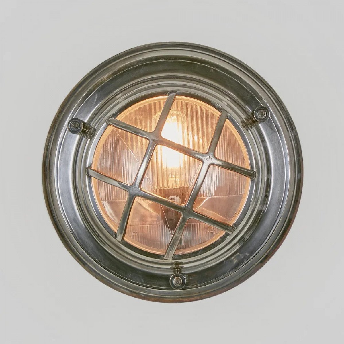 Messinglampe in antiker Silberfarbe mit E27 Fassung