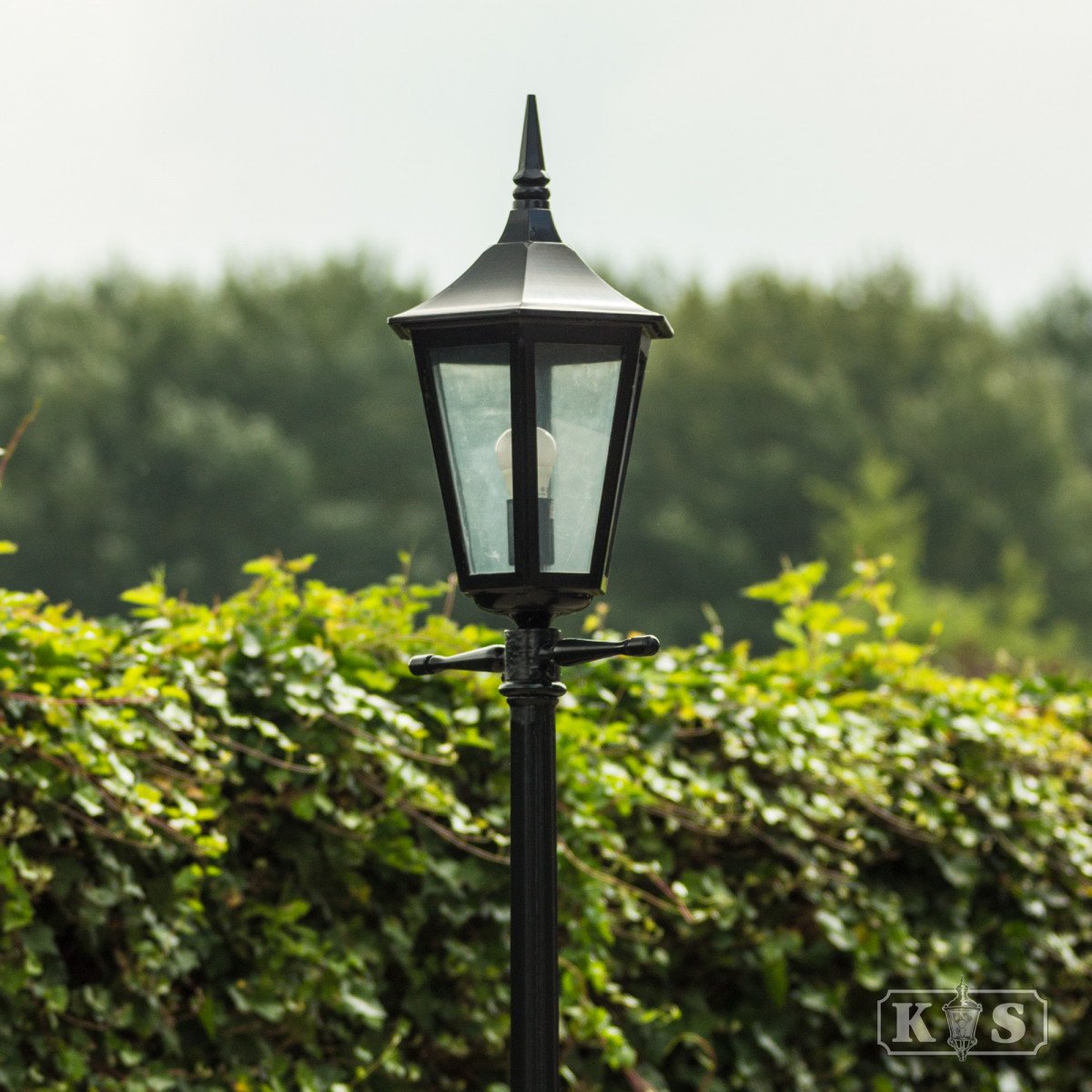 Schwarze Laterne Zeist - Klassische Gartenbeleuchtung