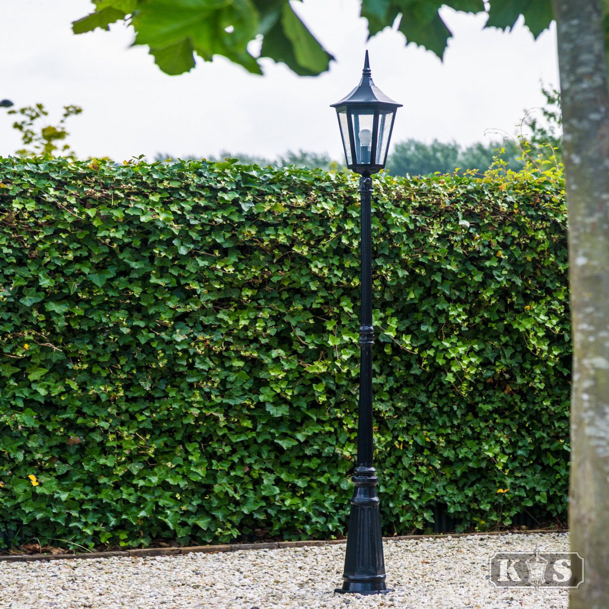 Schwarze Laterne Zeist - Klassische Gartenbeleuchtung