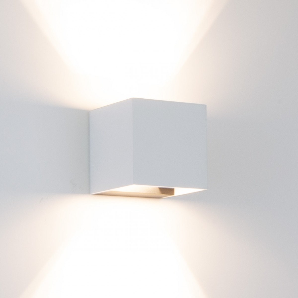 Reach up-and-downlighter Wandleuchte für Innen und Außen mit modernem Design aus Aluminium in der Farbe Weiß