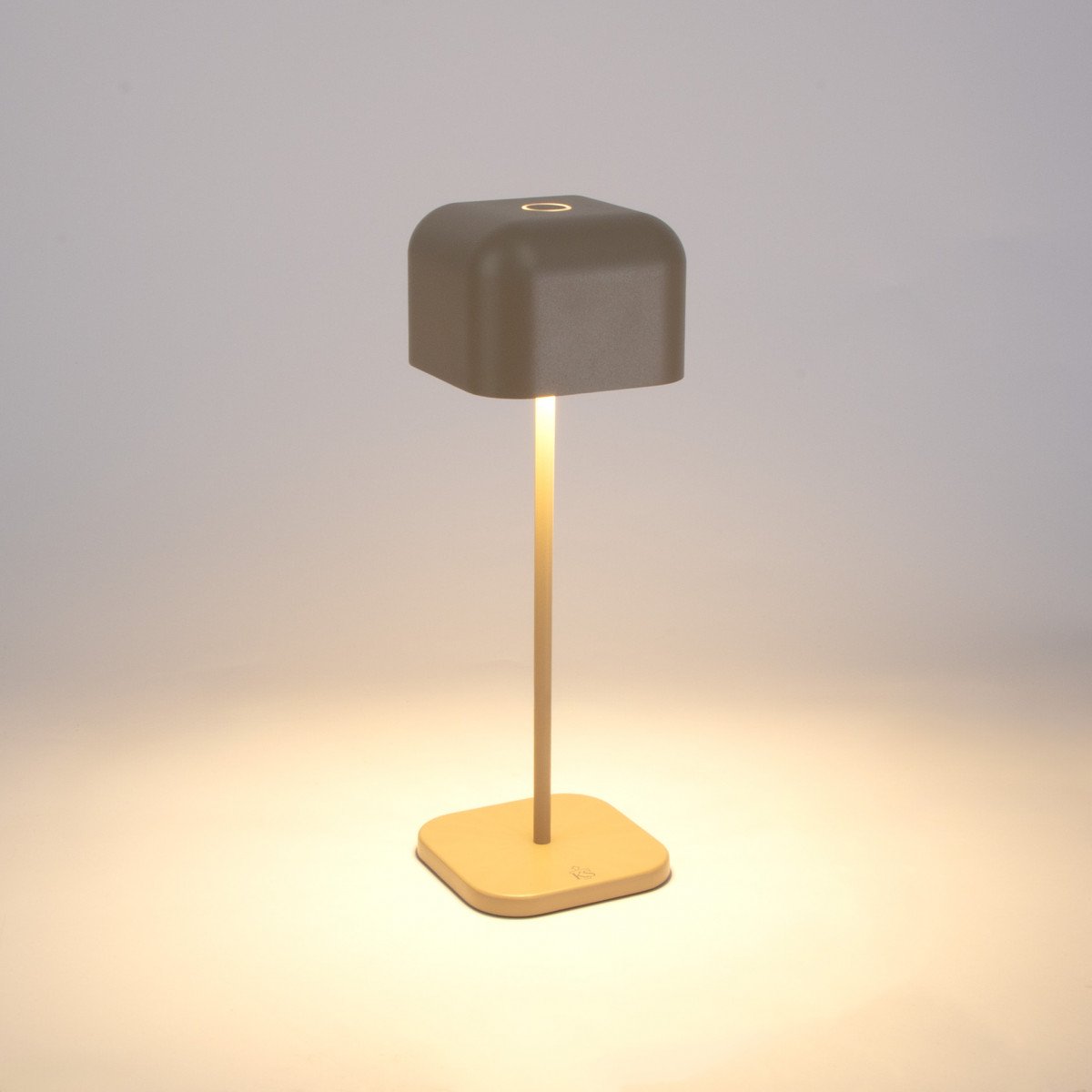 Beige Tischlampe aus Aluminium modern für drinnen und draußen
