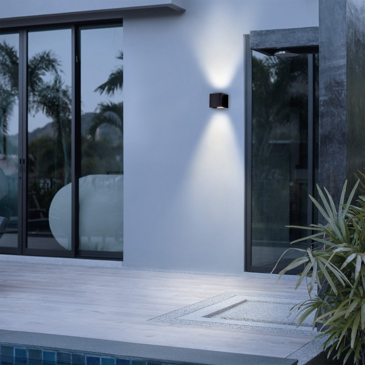 Reach up-and-downlighter Wandleuchte für Innen und Außen mit modernem Design aus Aluminium in der Farbe Schwarz
