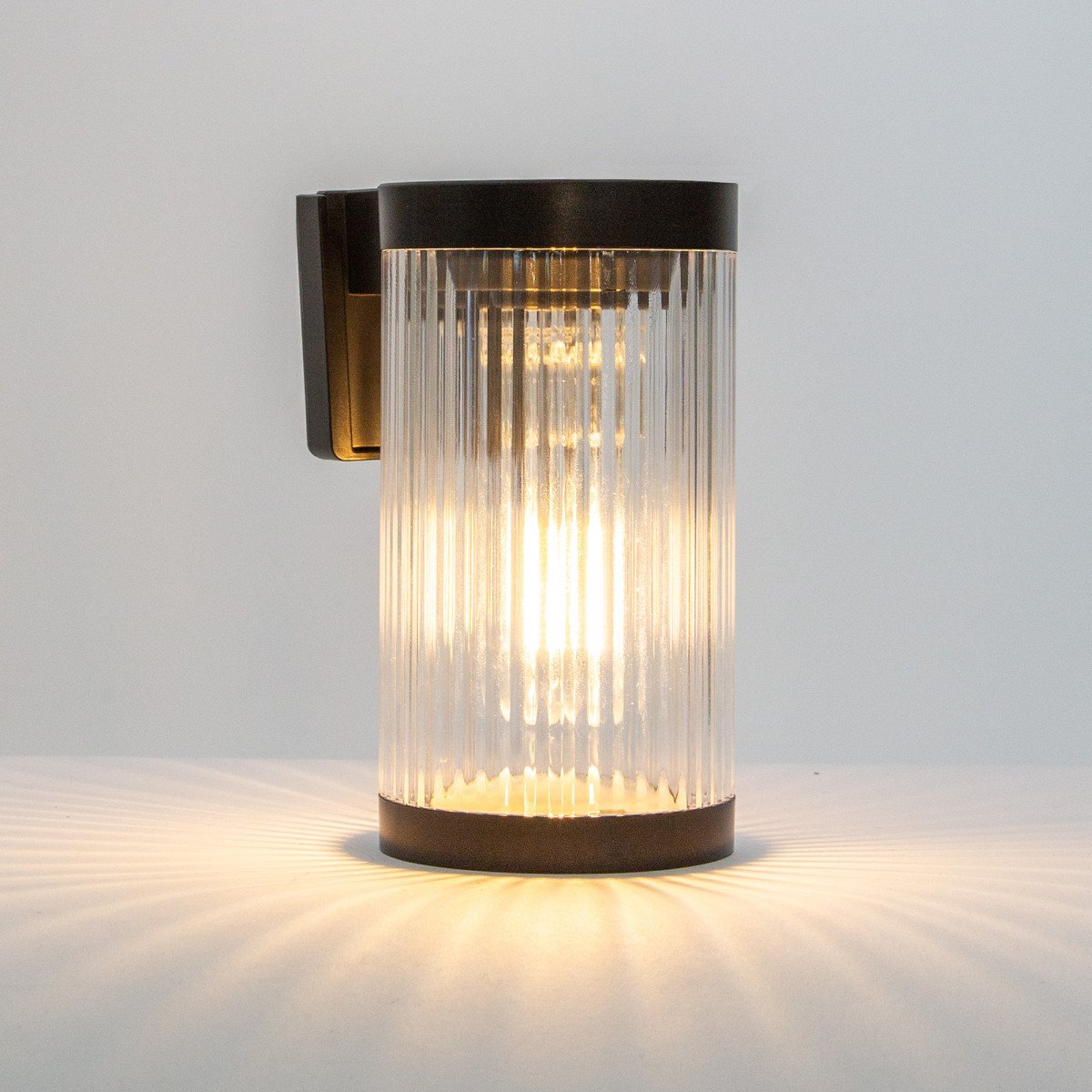 Moderne Solar-Wandleuchte – rundes Modell