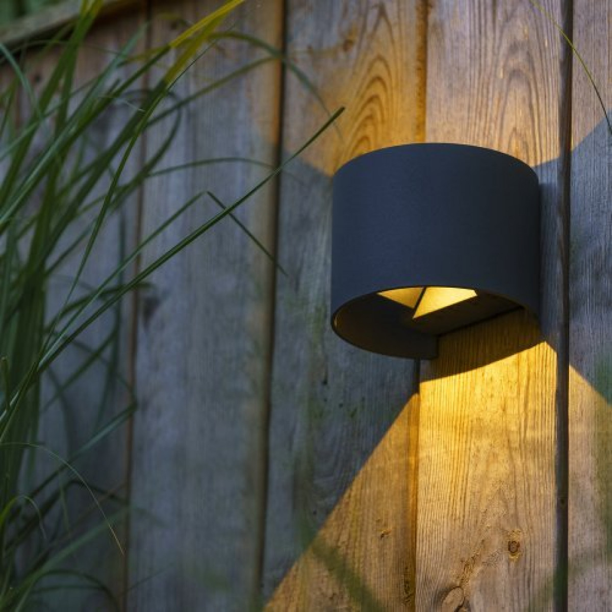 Außenleuchte mit 12 Volt anschluss Goura in der Farbe Anthrazit Wandlampe von KS Beleuchtung 