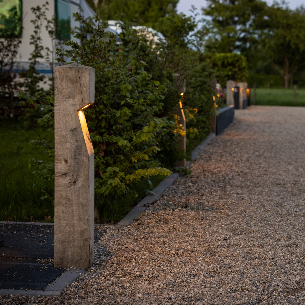 holzterrassenlampe aus eichenholz auge inklusive led lampe nachhaltige aussenbeleuchtung