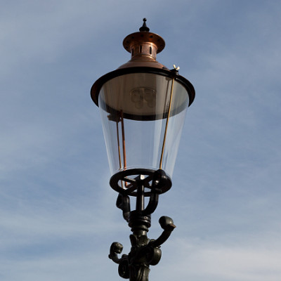Laternenpfähle und Laternenköpfe Laternenpfähle und Laternenköpfe