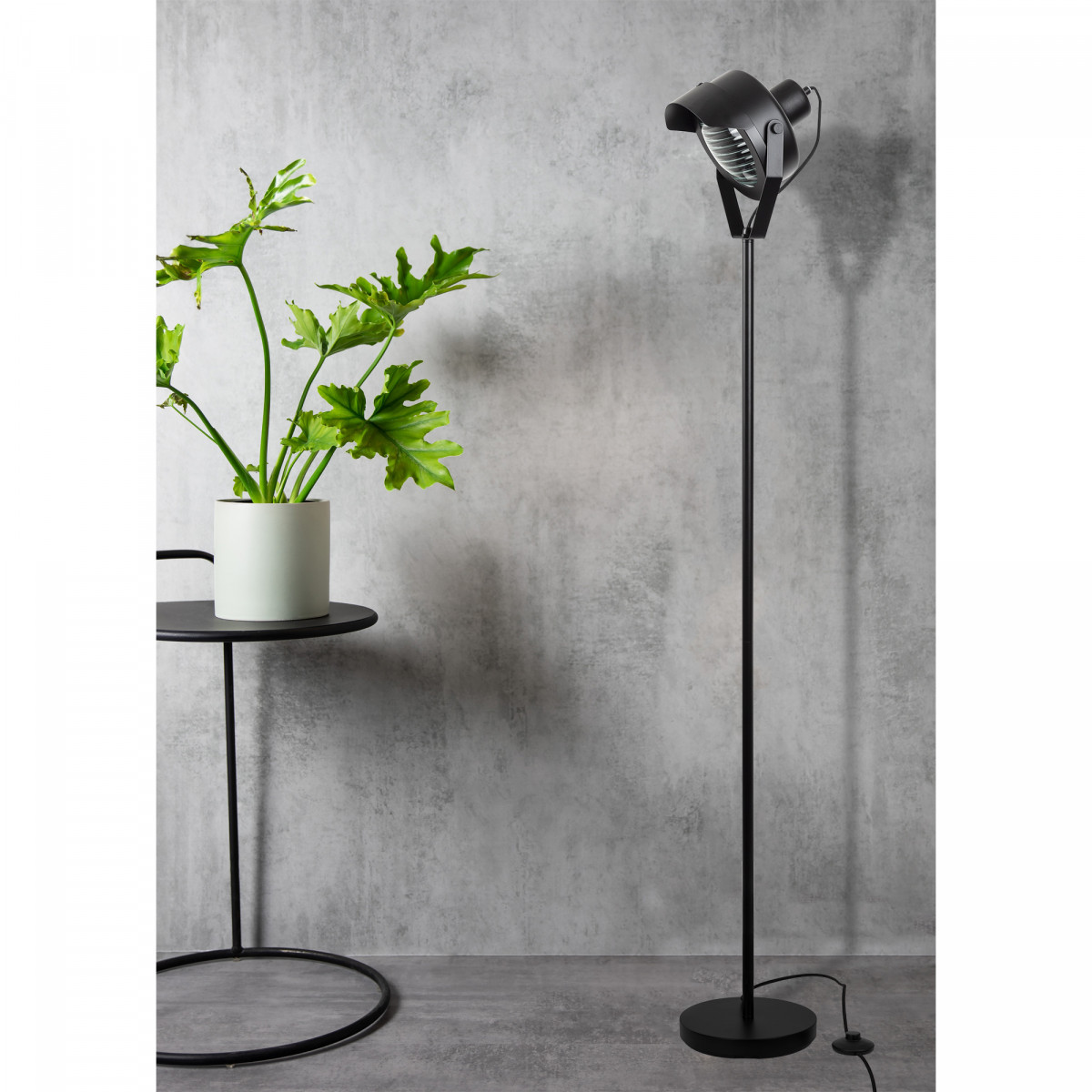 Retro Stehlampe Stage Schwarz Bühnenspot Retro Stehlampe Stage Schwarz Bühnenspot