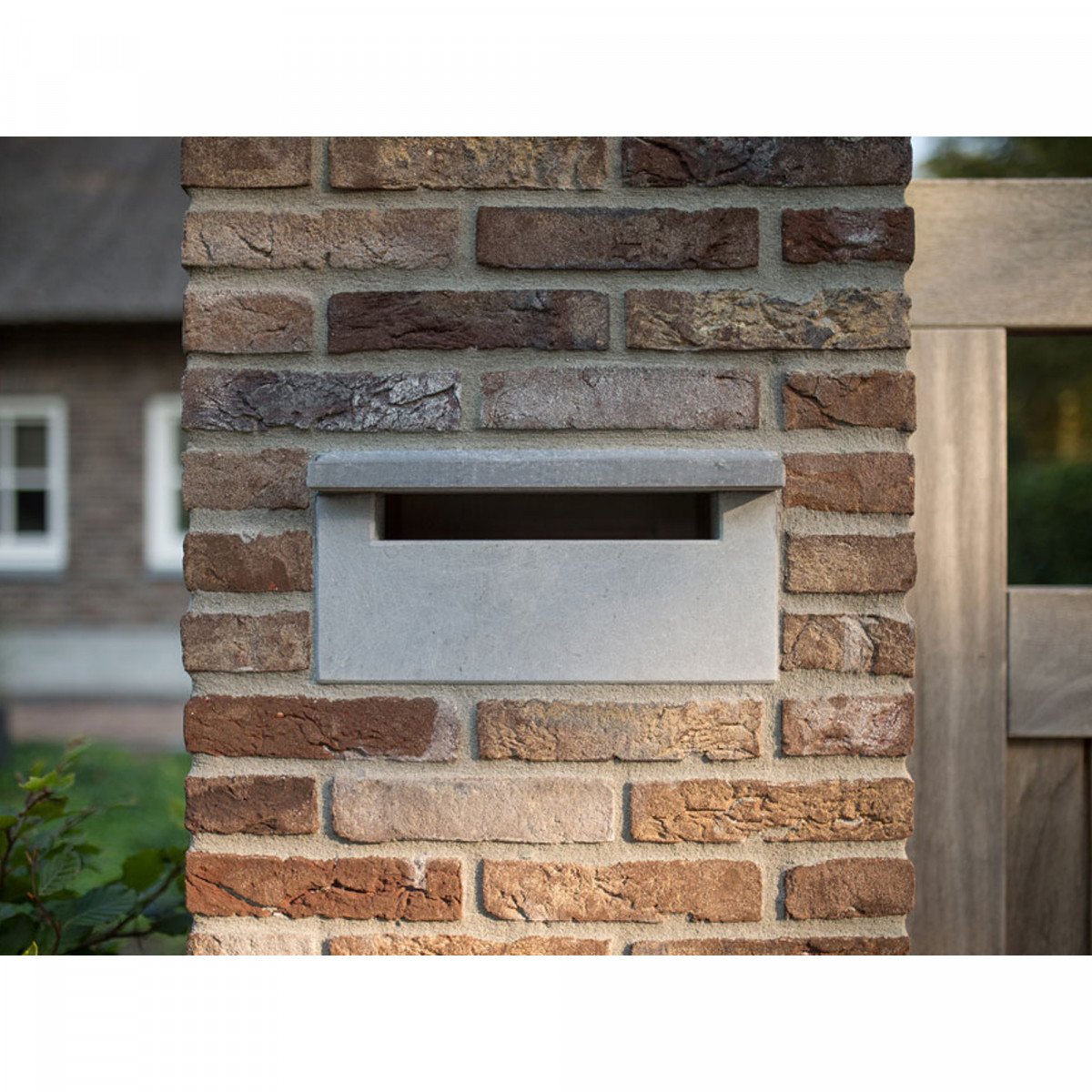 Einbau Briefkasten Einwurf aus Naturstein von Nostalux Außenbeleuchtung 