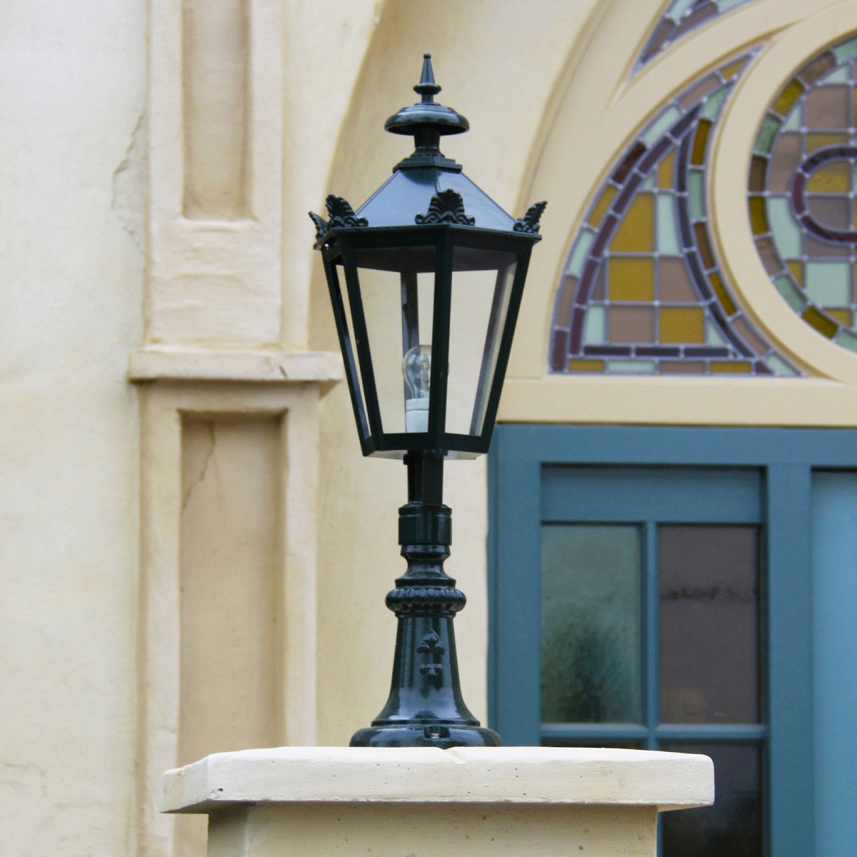 Klassische Gartenlampe Oxford 15 mit Krone