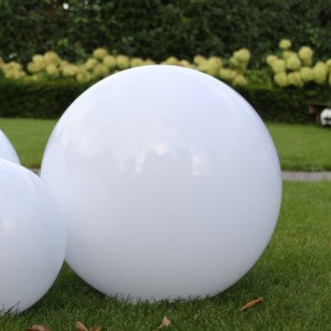 Gartenkugel Weiß - Ø50cm inkl. Erdspieß Gartenkugel Weiß - Ø50cm inkl. Erdspieß