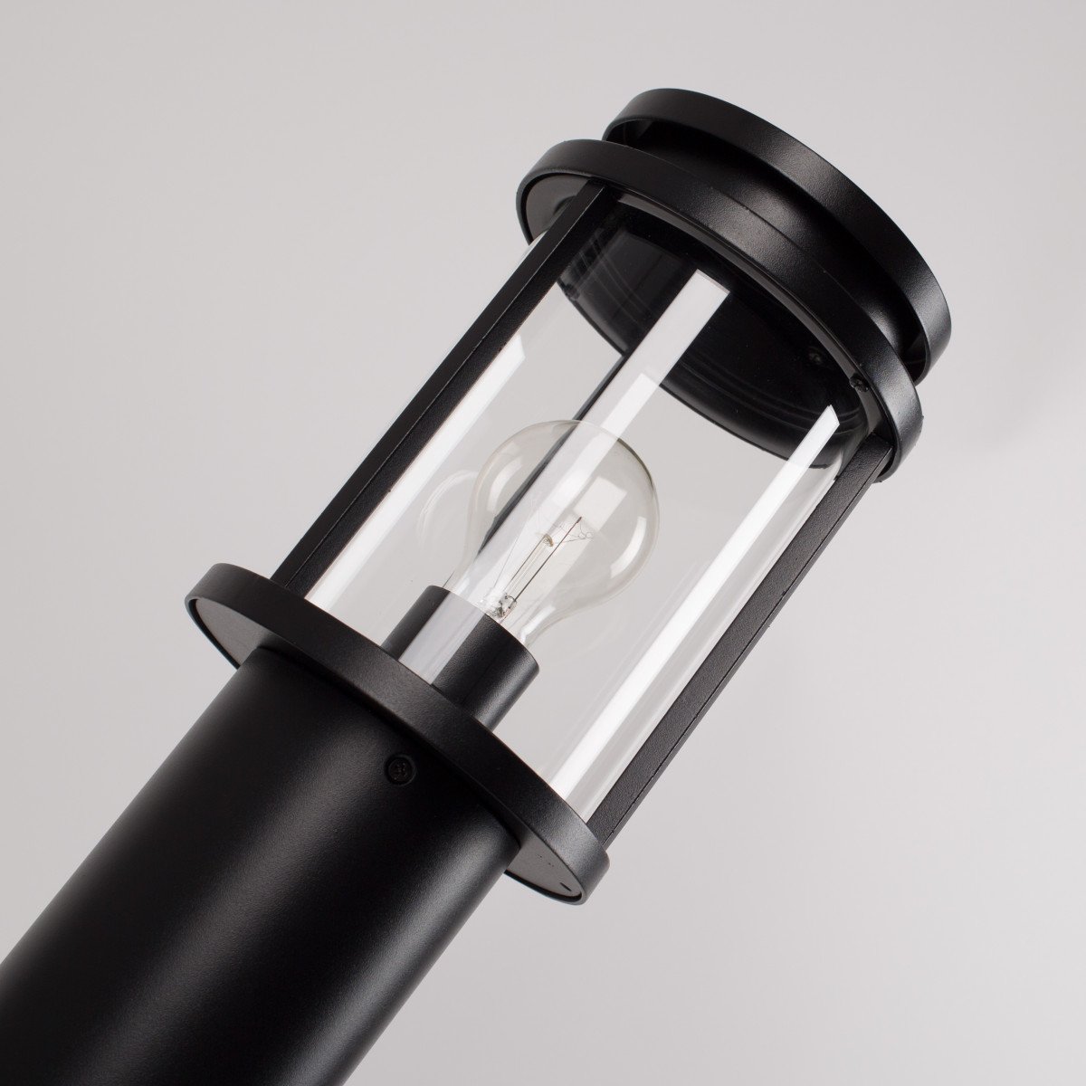 Moderne Gartenleuchte Sydney aus Aluminium mit Schwarzer Pulverbeschichtung und Smart Wifi LED 