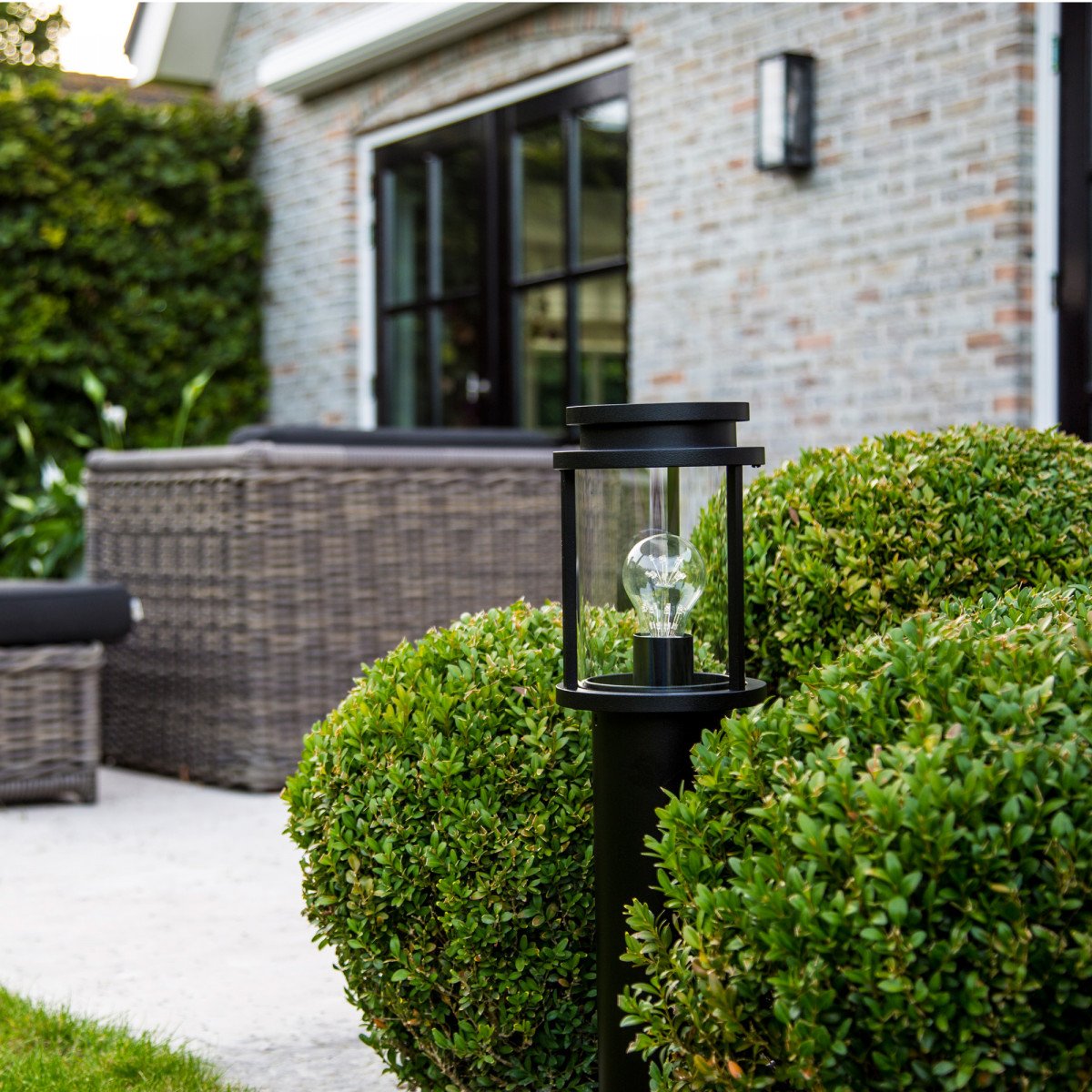 Moderne Gartenleuchte Sydney aus Aluminium mit Schwarzer Pulverbeschichtung und Smart Wifi LED 