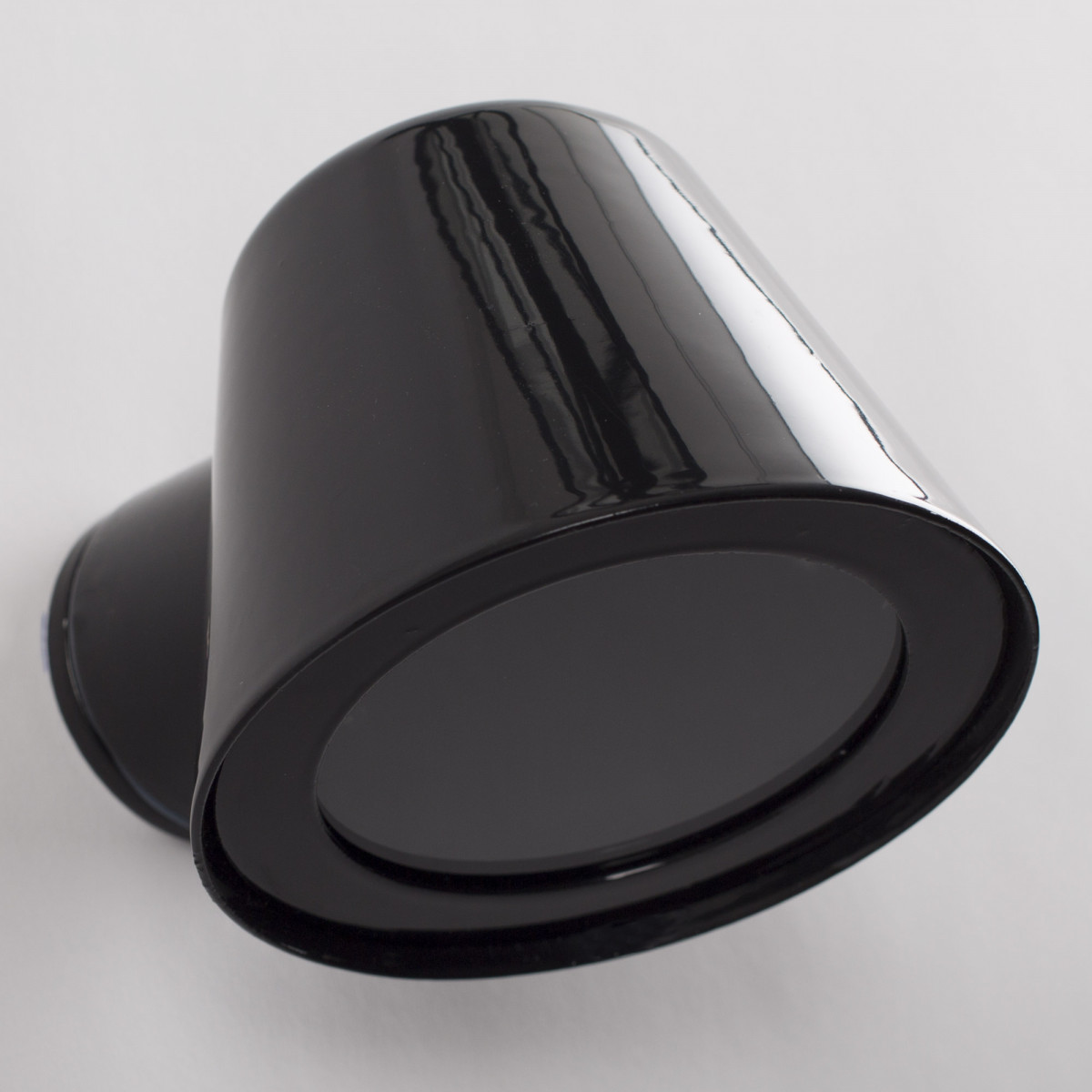 Schwarze Stalllampe GU10 mit Tag-/Nachtsensor