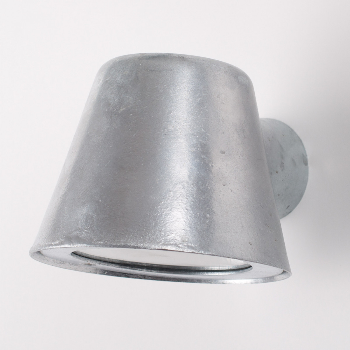 Silberne Stalllampe GU10 mit Tag-/Nachtsensor