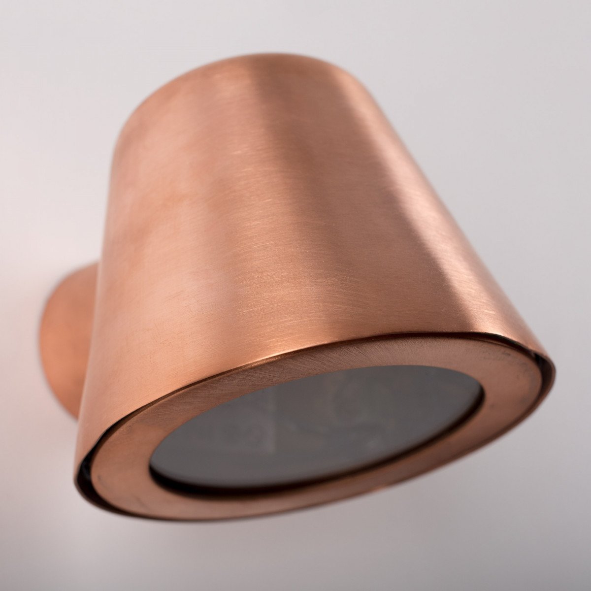 Kupferne Stalllampe GU10 mit Tag-/Nachtsensor