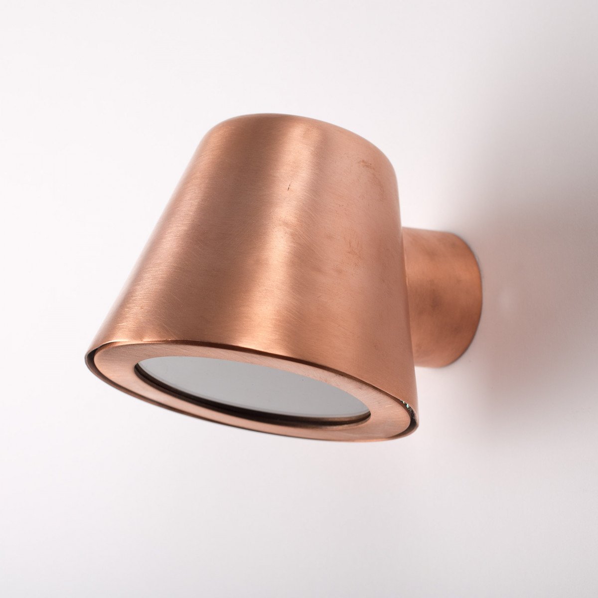 Kupferne Stalllampe GU10 mit Tag-/Nachtsensor